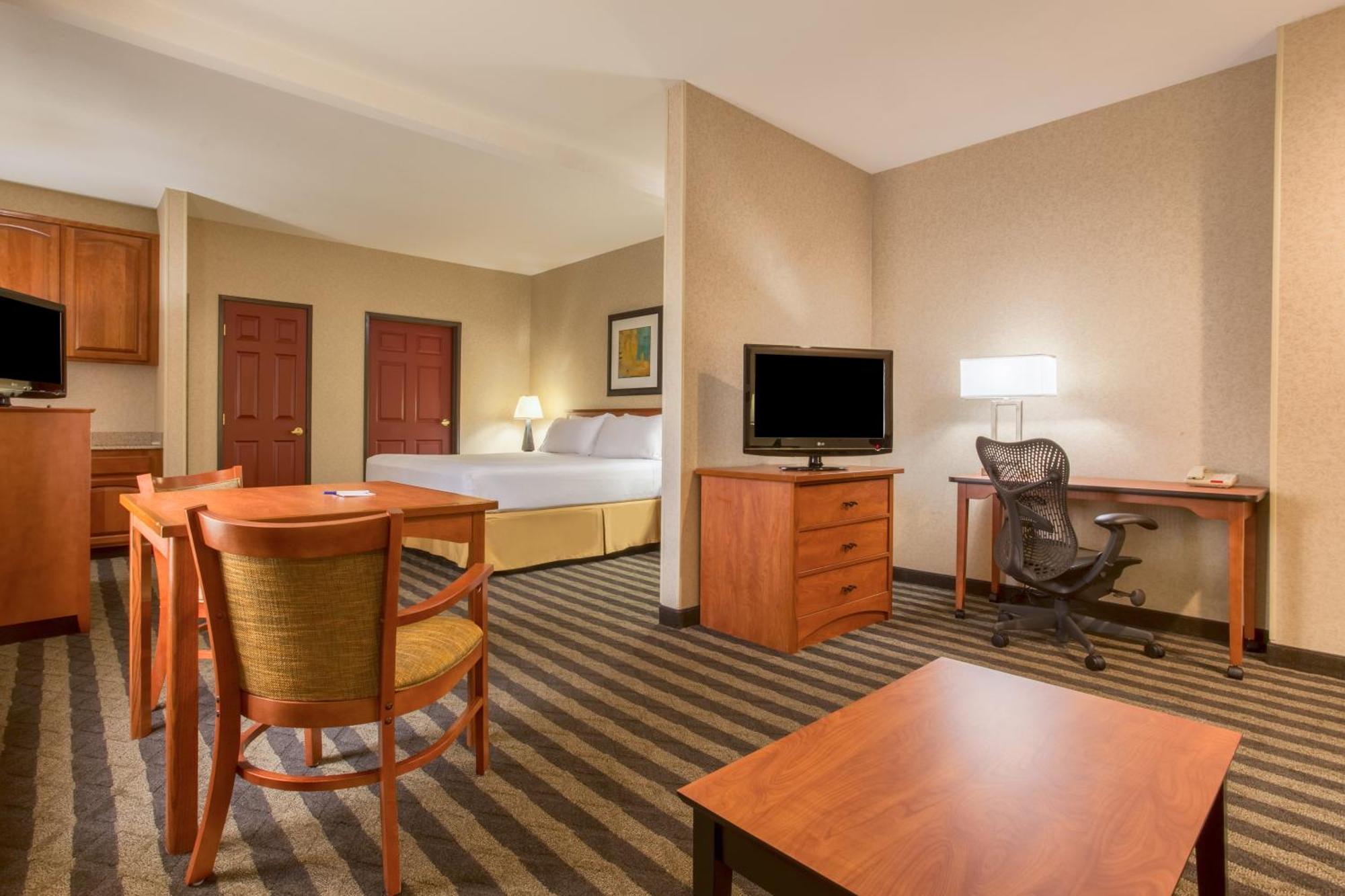 Holiday Inn Express Hotel & Suites Manteca By Ihg Exterior photo