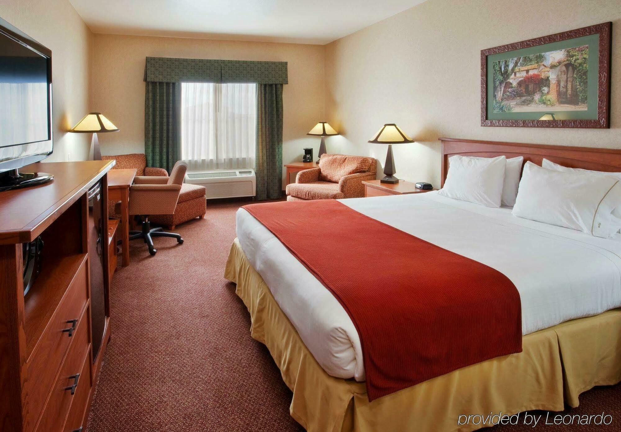 Holiday Inn Express Hotel & Suites Manteca By Ihg Exterior photo