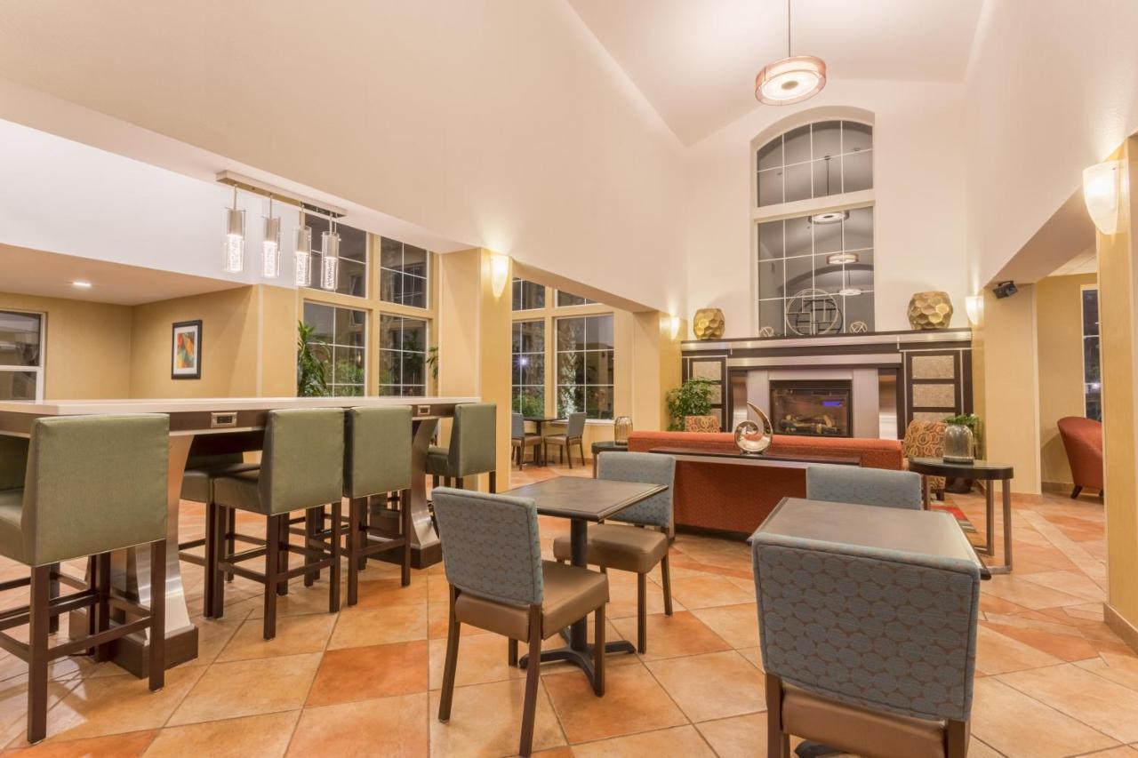 Holiday Inn Express Hotel & Suites Manteca By Ihg Exterior photo